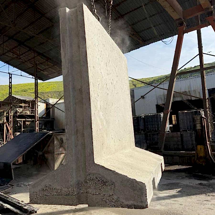 Büyük Beton Bariyer